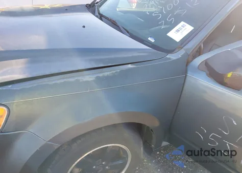 2011 Ford Escape Xlt z USA, uszkodzony, nr VIN 1FMCU9DGXBKB08612